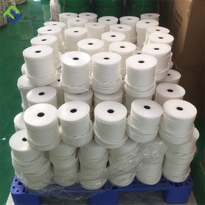 3-strängiges Nylon-Festmacherseil, gedreht, 18 mm x 220 m
